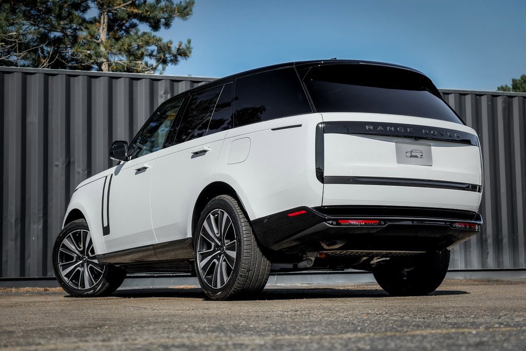 New 2025 Land Rover Range Rover SE video 2