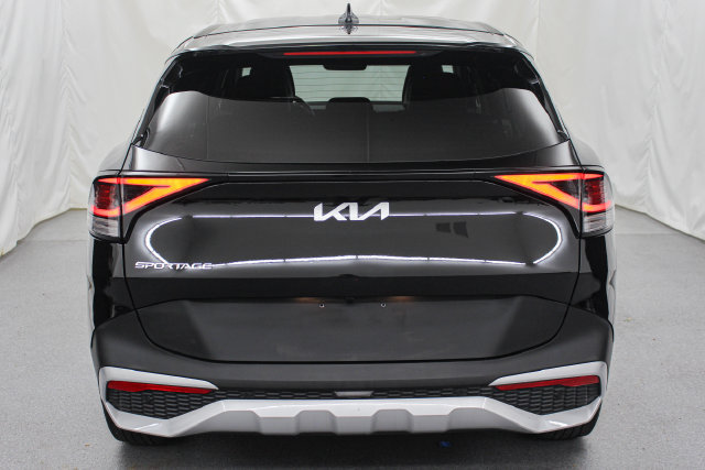 Used 2025 Kia Sportage EX FWD image 8