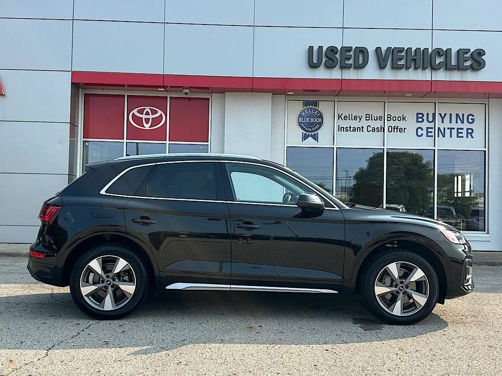 Used 2023 Audi Q5 2.0T Premium w/ Convenience Package AWD/4WD image 8