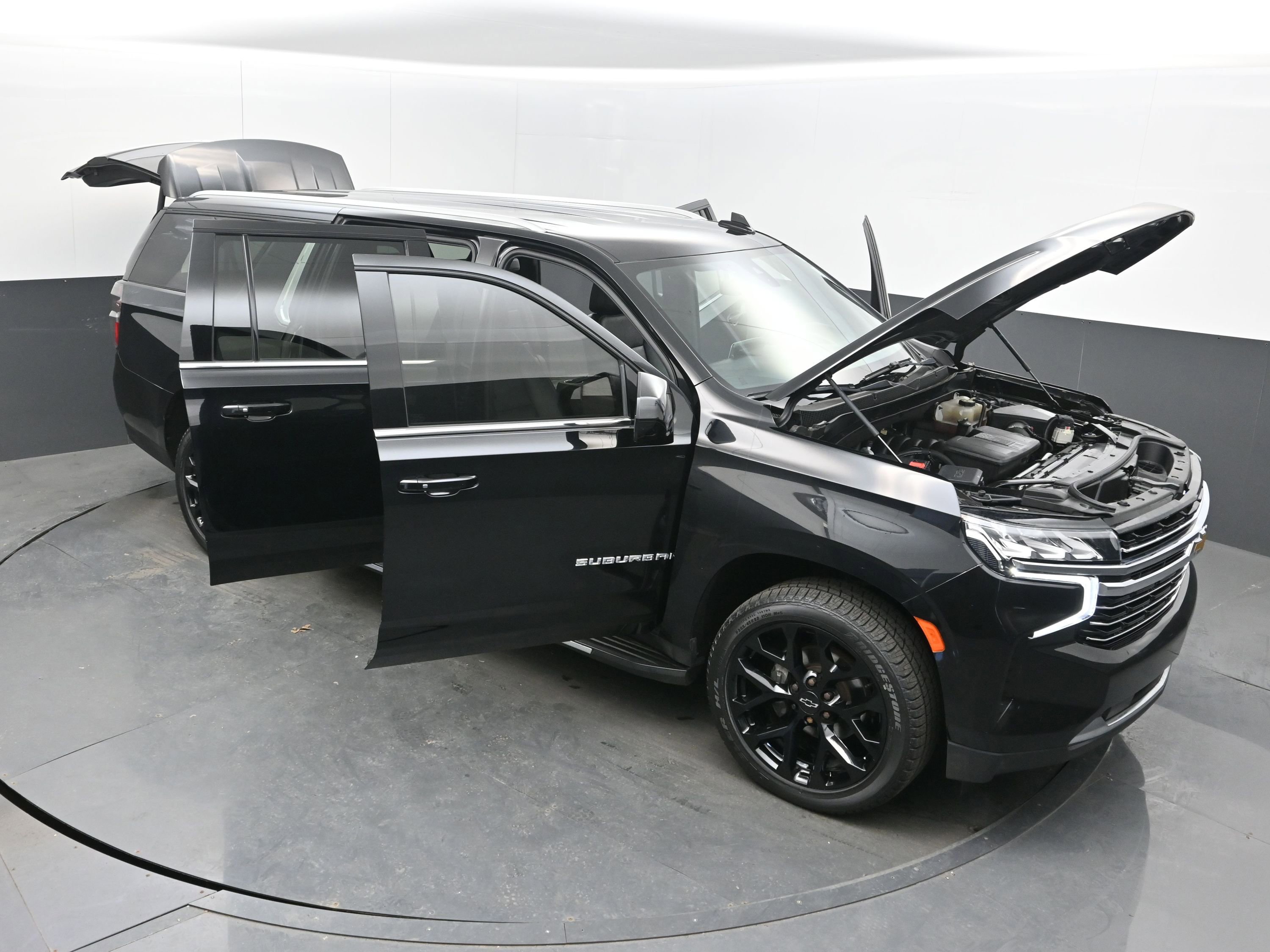 Used 2021 Chevrolet Suburban LT image 39