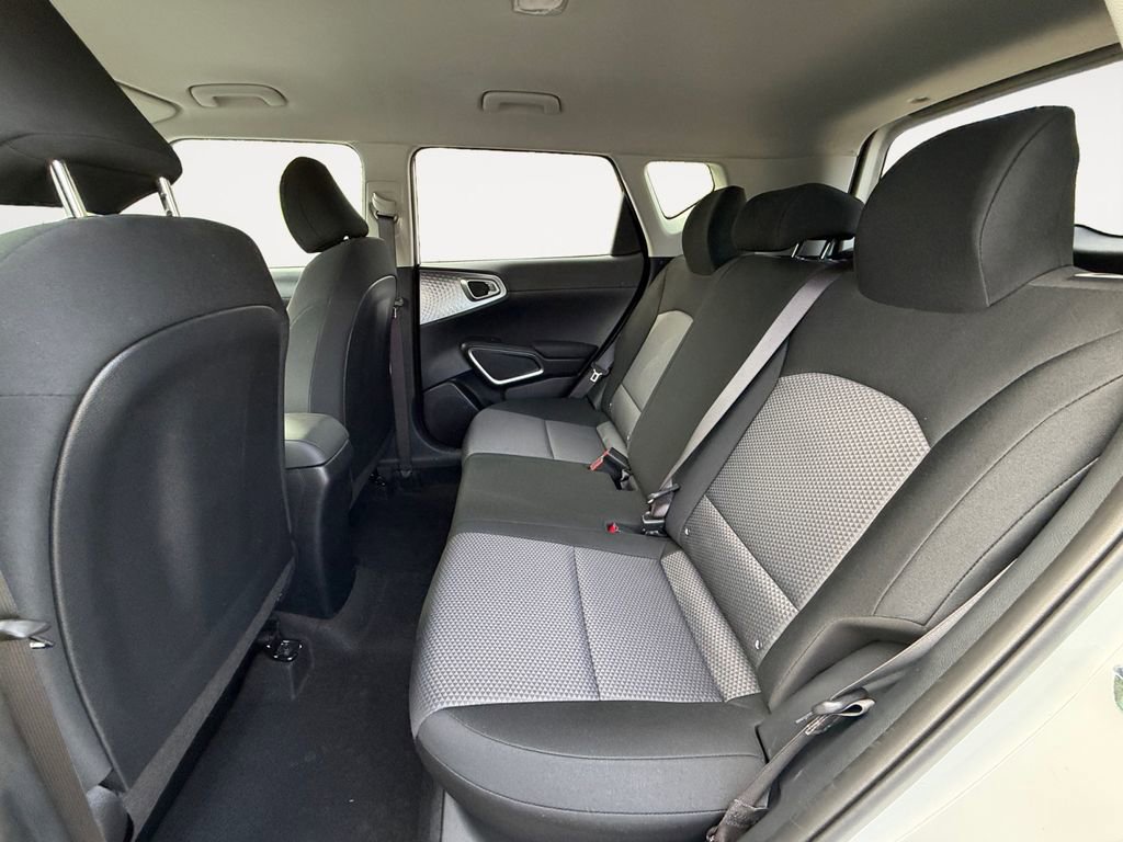 Used 2025 Kia Soul LX w/ LX Technology Package image 13