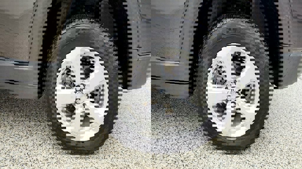 Used 2020 Jeep Compass Latitude image 9