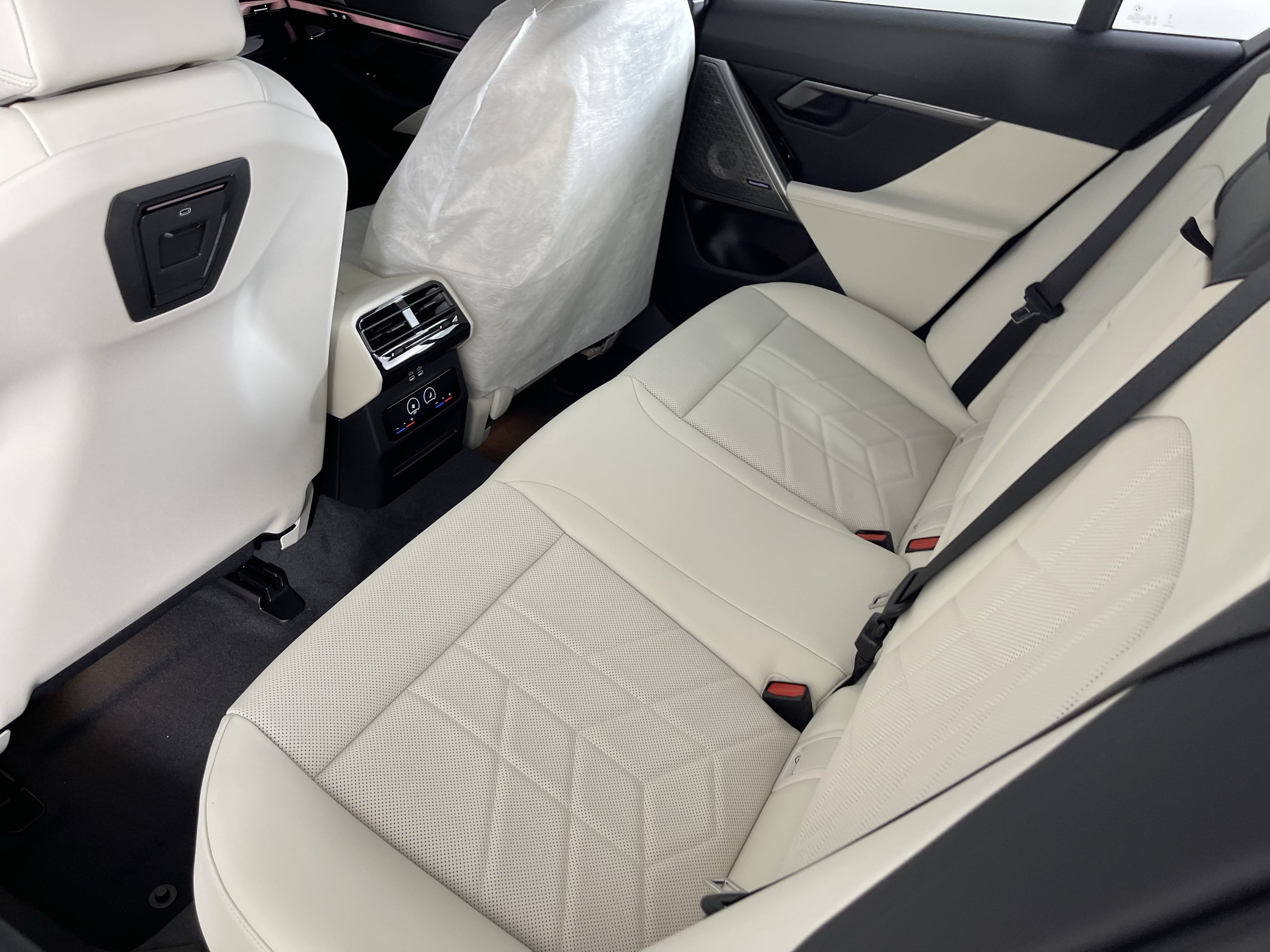New 2027 BMW 530i xDrive w/ M Sport Package AWD/4WD image 17