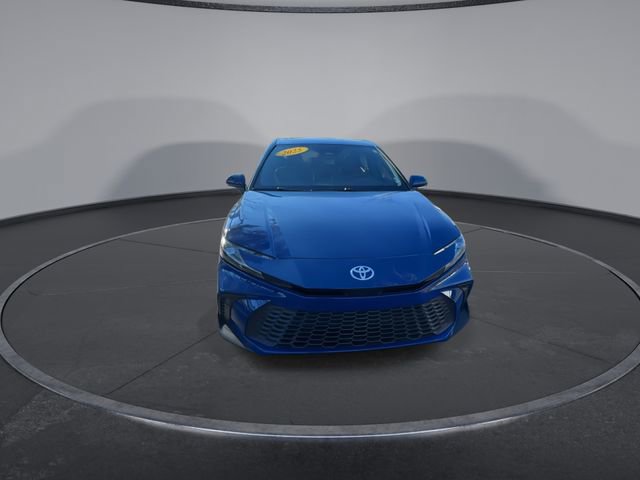 Used 2025 Toyota Camry SE image 6