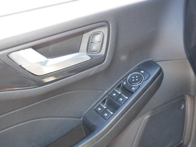 Used 2025 Ford Escape ST-Line Select AWD/4WD image 16