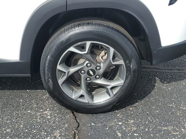 Used 2024 Chevrolet Trax LT w/ Driver Confidence Package image 31