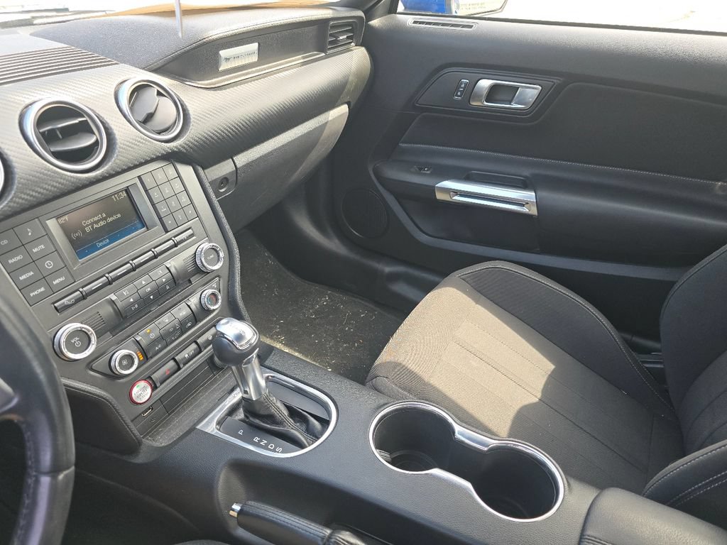 Used 2018 Ford Mustang Coupe RWD image 24