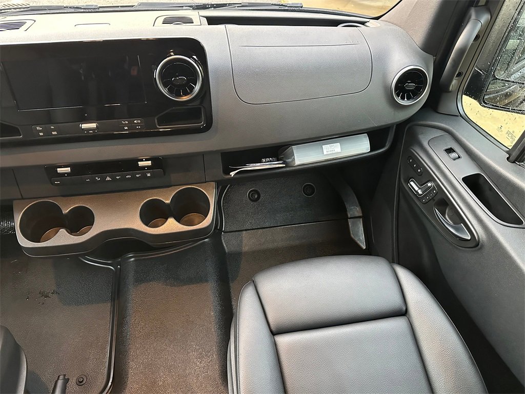 Used 2019 Mercedes-Benz Sprinter 2500 image 18