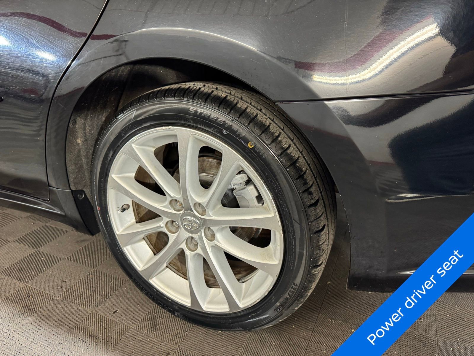 Used 2015 Toyota Avalon Limited image 7