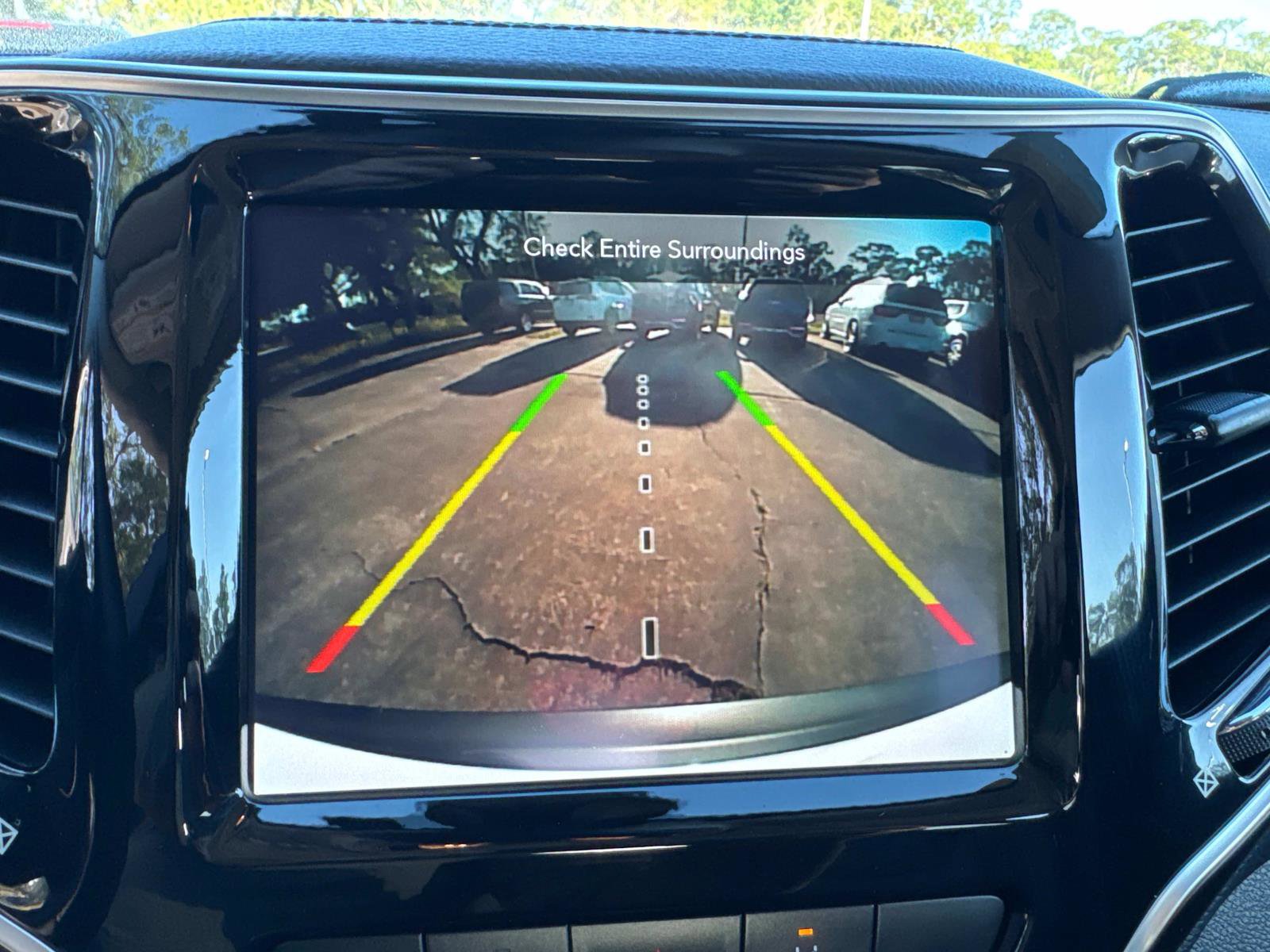 Certified 2021 Jeep Cherokee Limited w/ Elite Package image 23