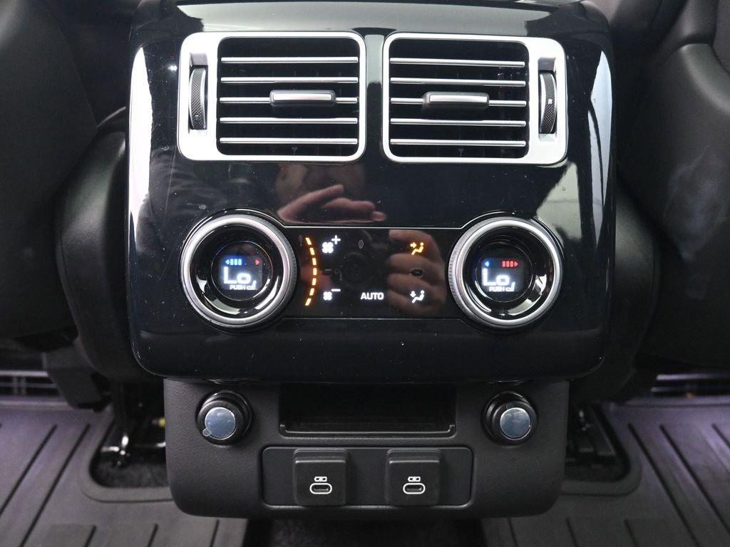Used 2022 Land Rover Range Rover Westminster Edition image 23