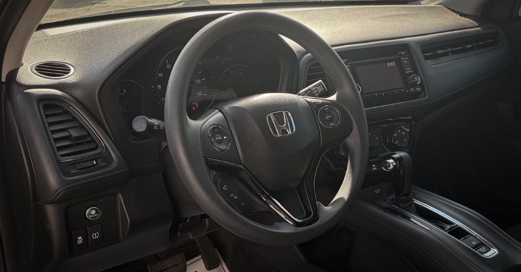 Used 2018 Honda HR-V LX image 2
