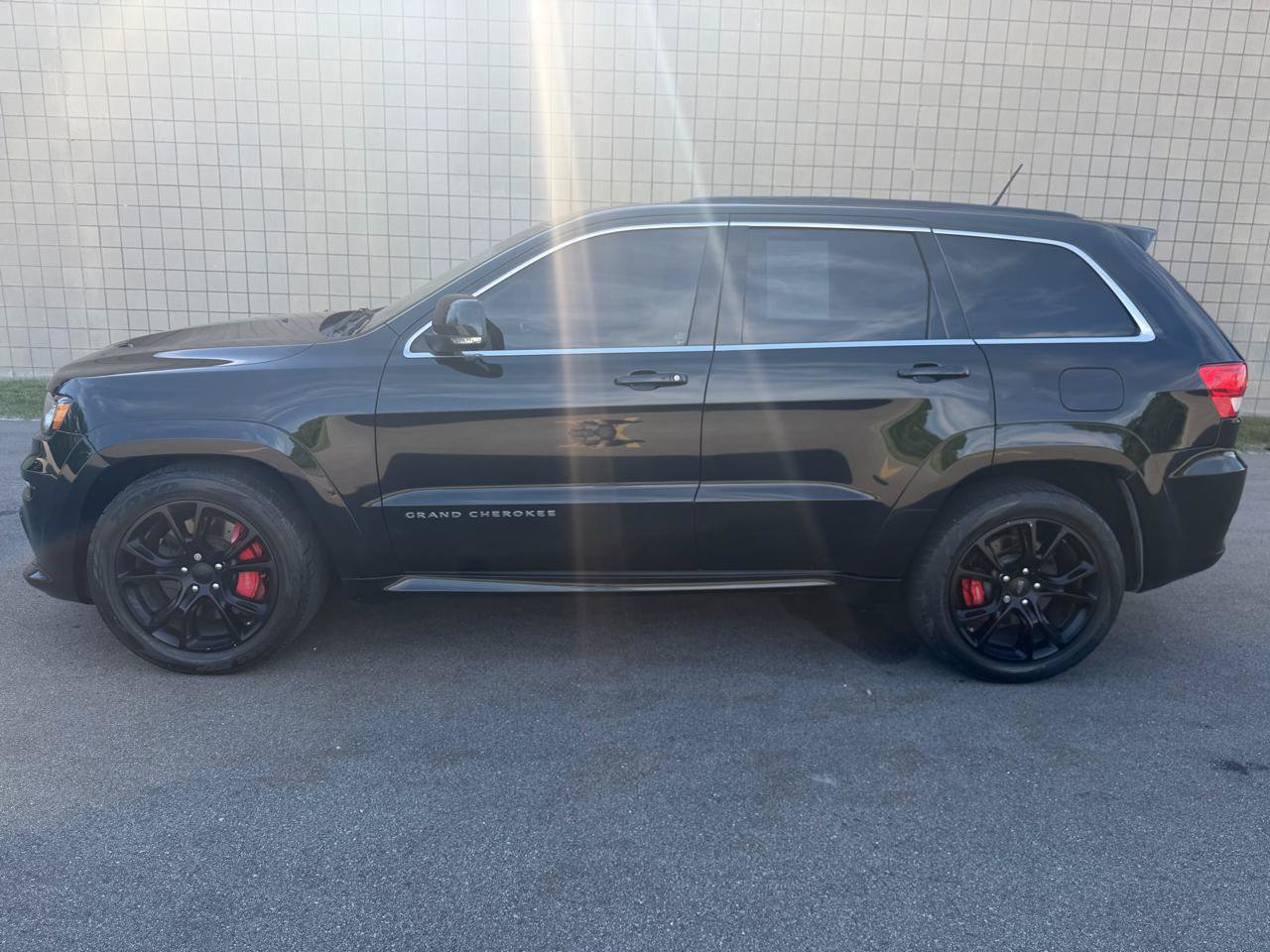 Used 2012 Jeep Grand Cherokee SRT8 w/ Luxury Group II AWD/4WD image 8