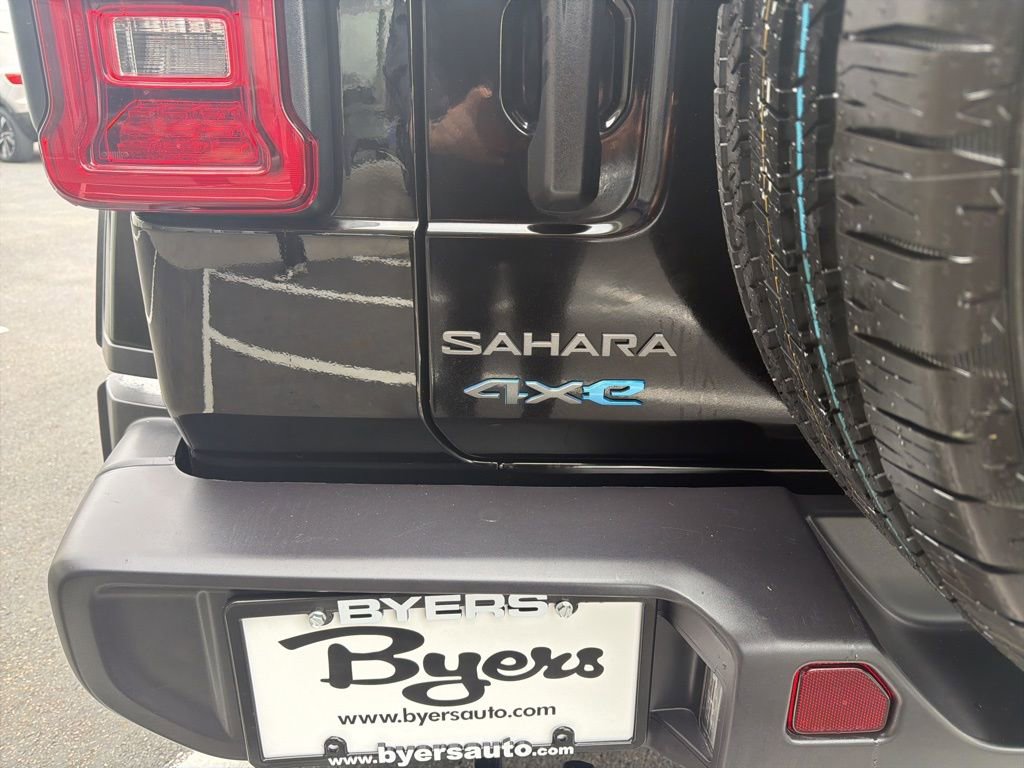 Used 2025 Jeep Wrangler Unlimited Sahara image 4