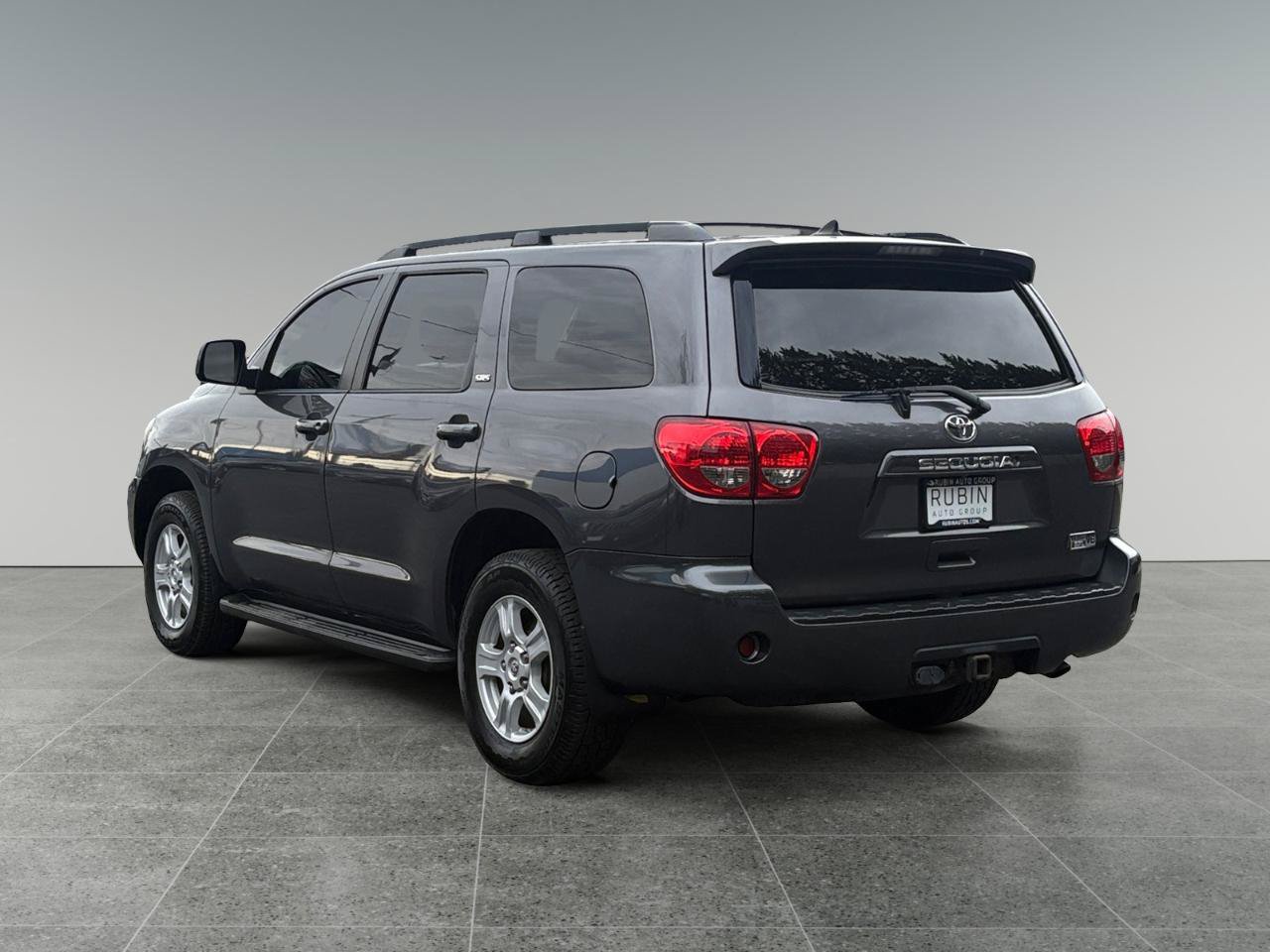 Used 2013 Toyota Sequoia SR5 w/ Premium Pkg AWD/4WD image 7