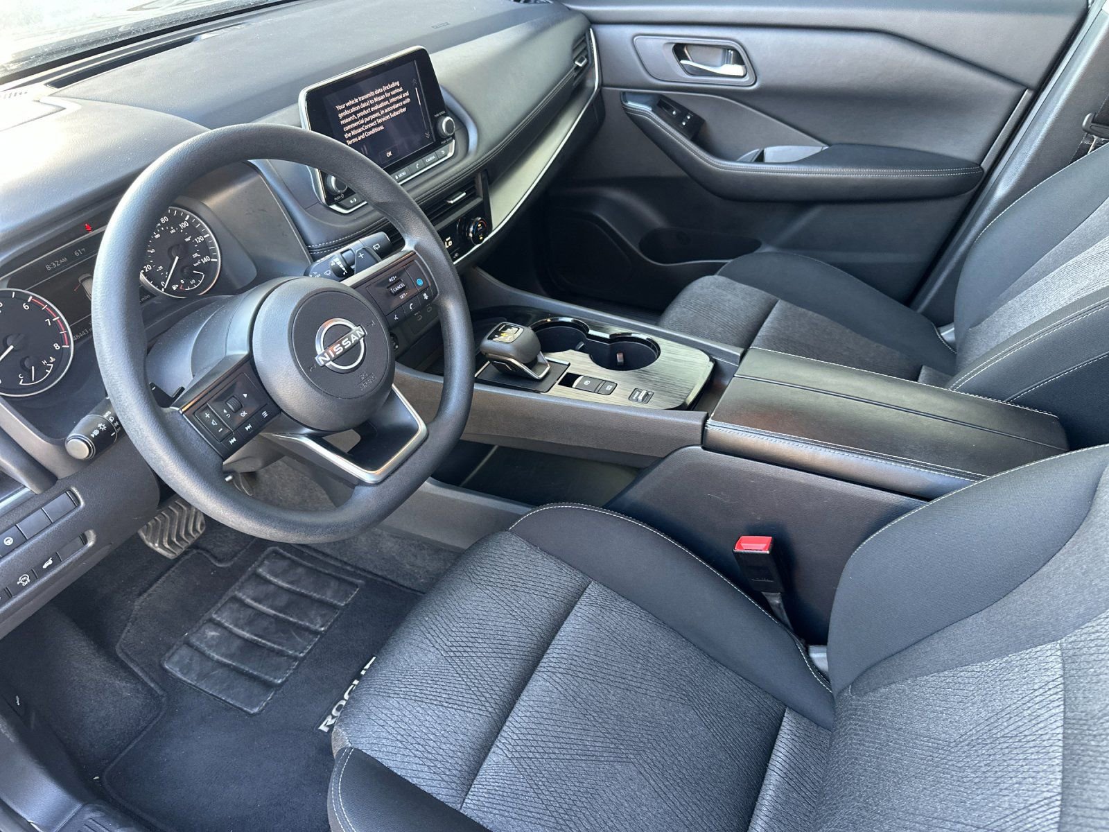 Used 2024 Nissan Rogue SV image 9