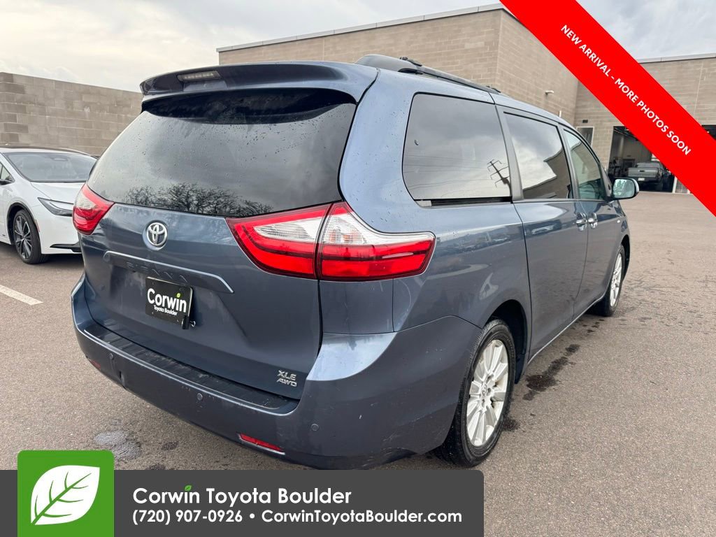Used 2017 Toyota Sienna XLE w/ XLE Navigation Package image 7
