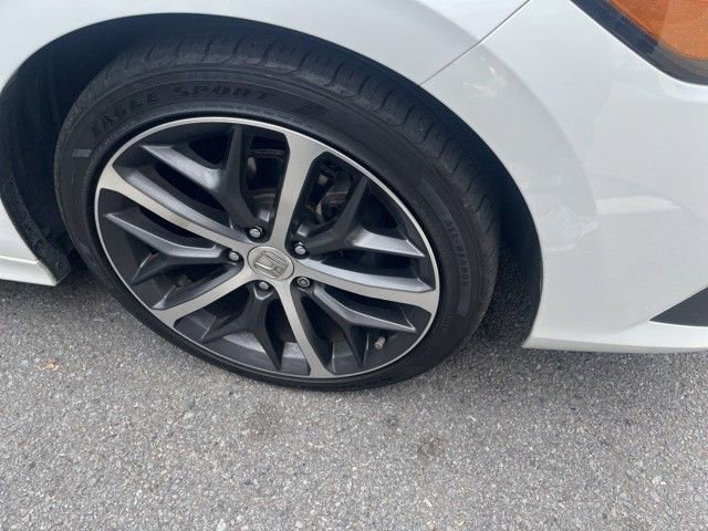 Used 2023 Honda Civic Touring image 6