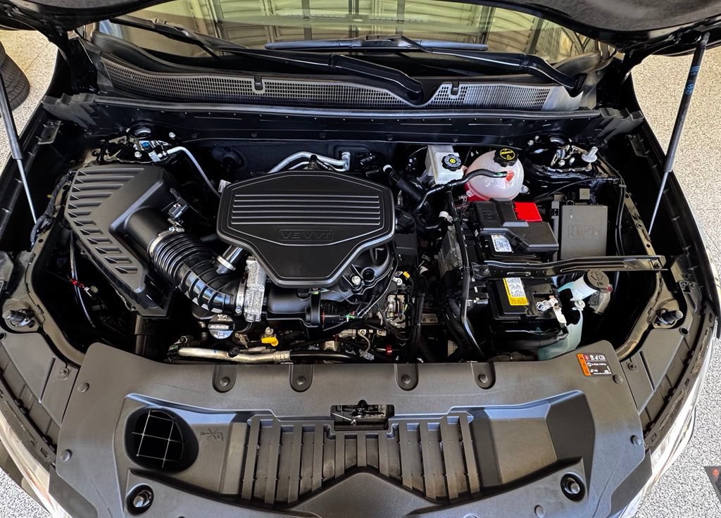 Used 2025 Chevrolet Blazer LT w/ Sound & Technology Package FWD image 13