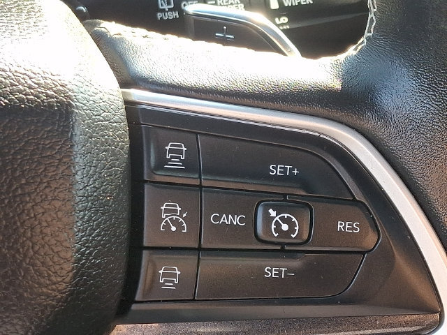 Used 2022 Jeep Grand Cherokee Altitude AWD/4WD image 22