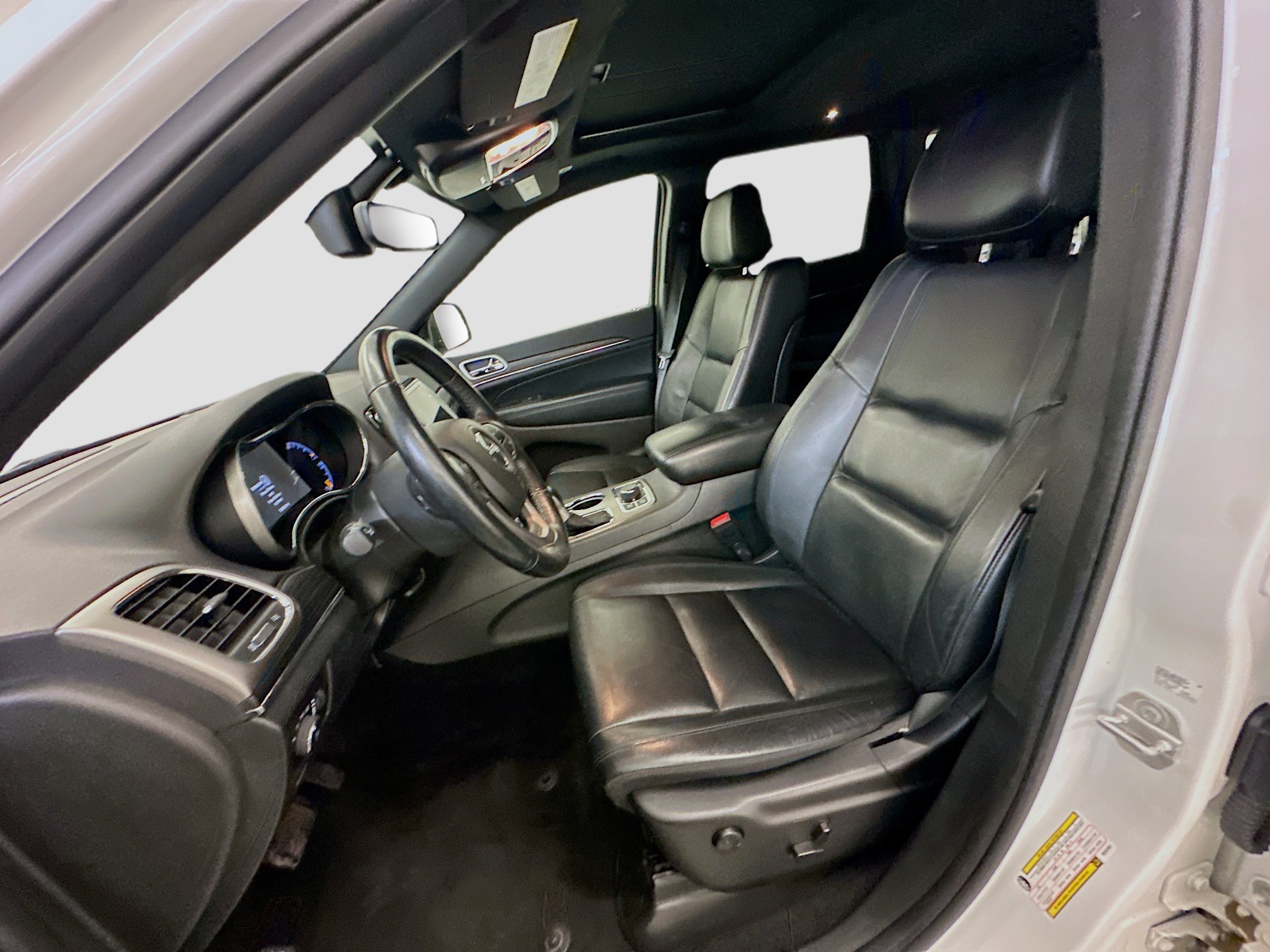 Used 2021 Jeep Grand Cherokee Limited AWD/4WD image 13