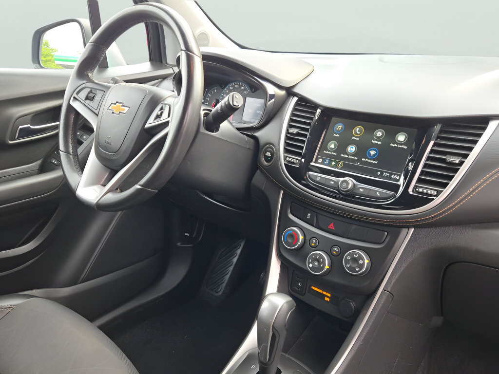 Certified 2019 Chevrolet Trax LT w/ LT Convenience Package FWD image 8