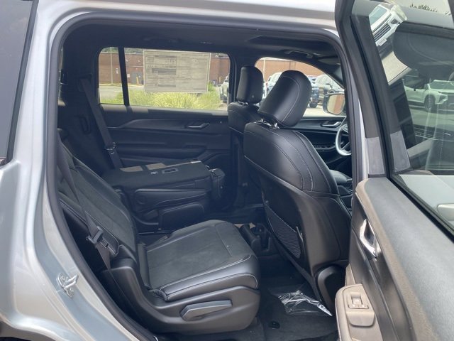 New 2025 Jeep Grand Cherokee L Altitude image 31