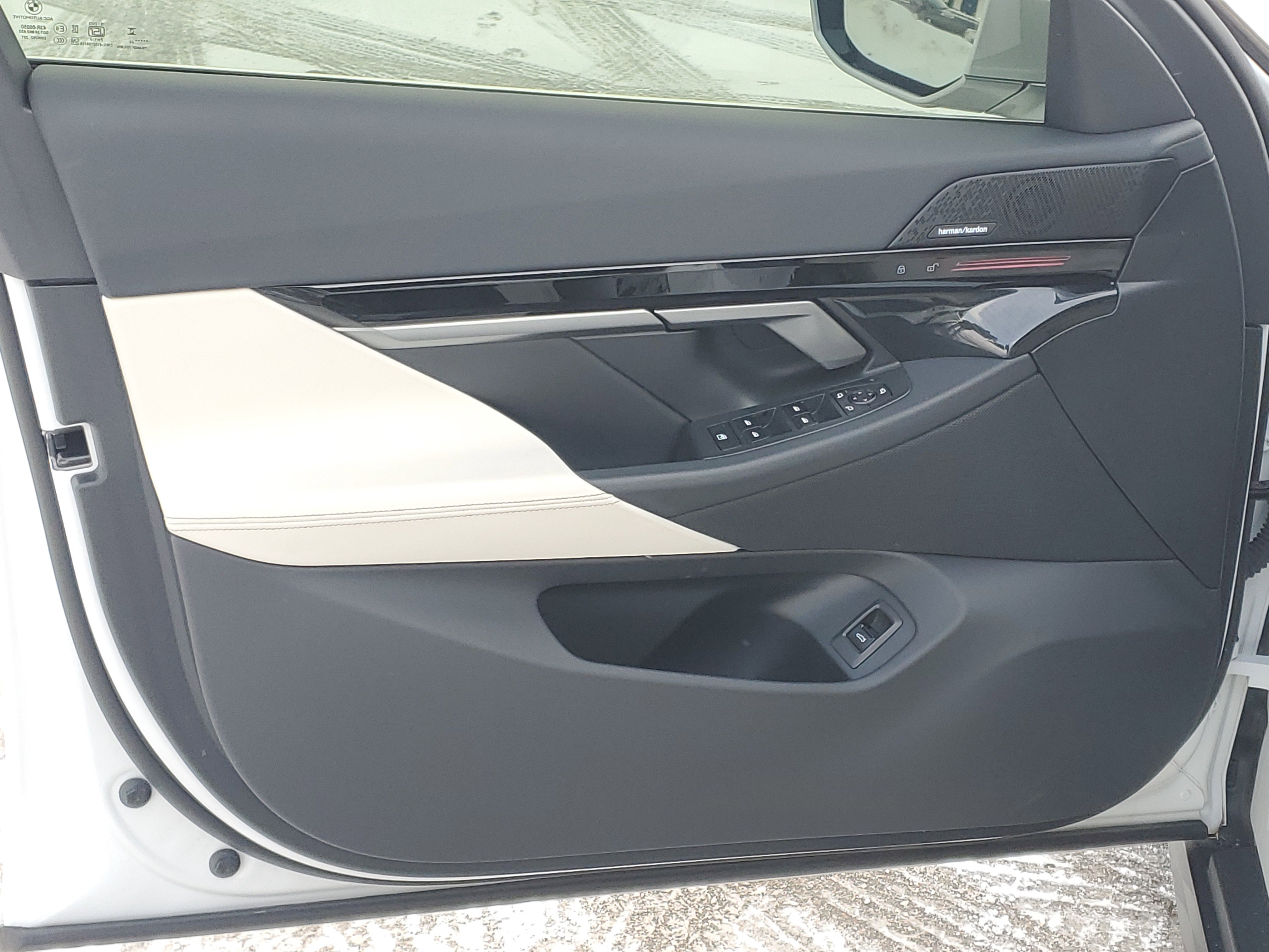 Certified 2024 BMW 530i xDrive w/ Premium Package image 5