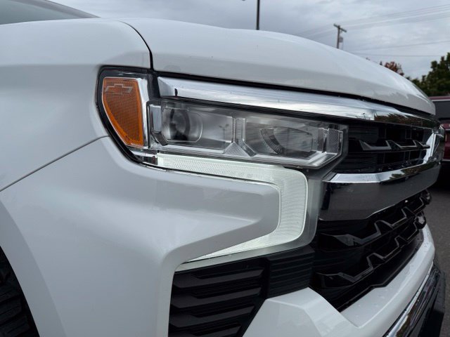 Used 2022 Chevrolet Silverado 1500 LT AWD/4WD image 11