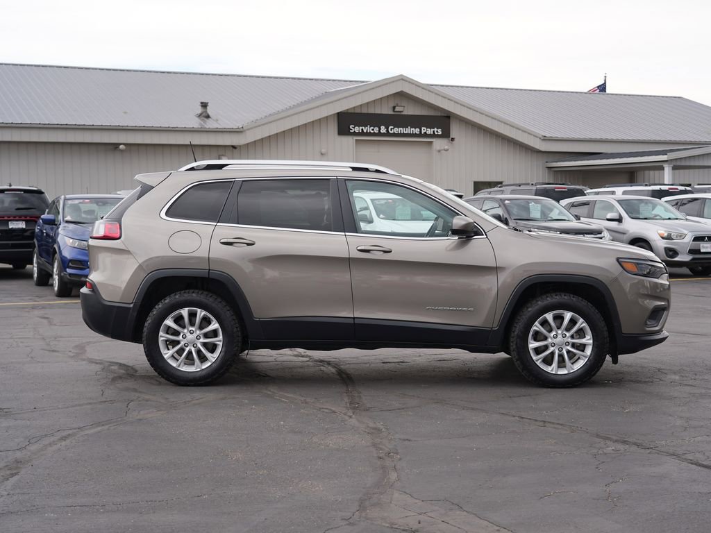 Used 2019 Jeep Cherokee Latitude w/ Popular Appearance Group image 2