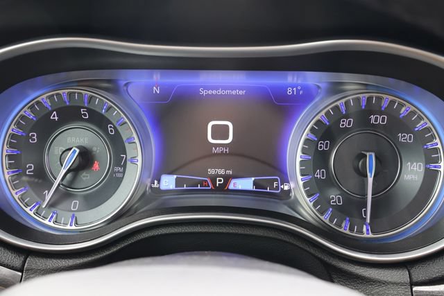 Used 2022 Chrysler 300 Touring w/ Sport Appearance Package RWD image 9