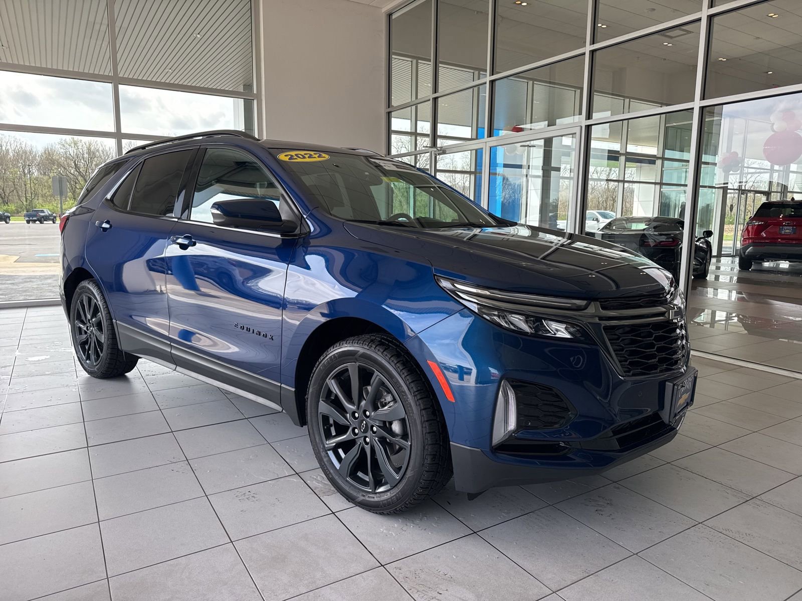 Used 2022 Chevrolet Equinox RS w/ RS Leather Package image 3