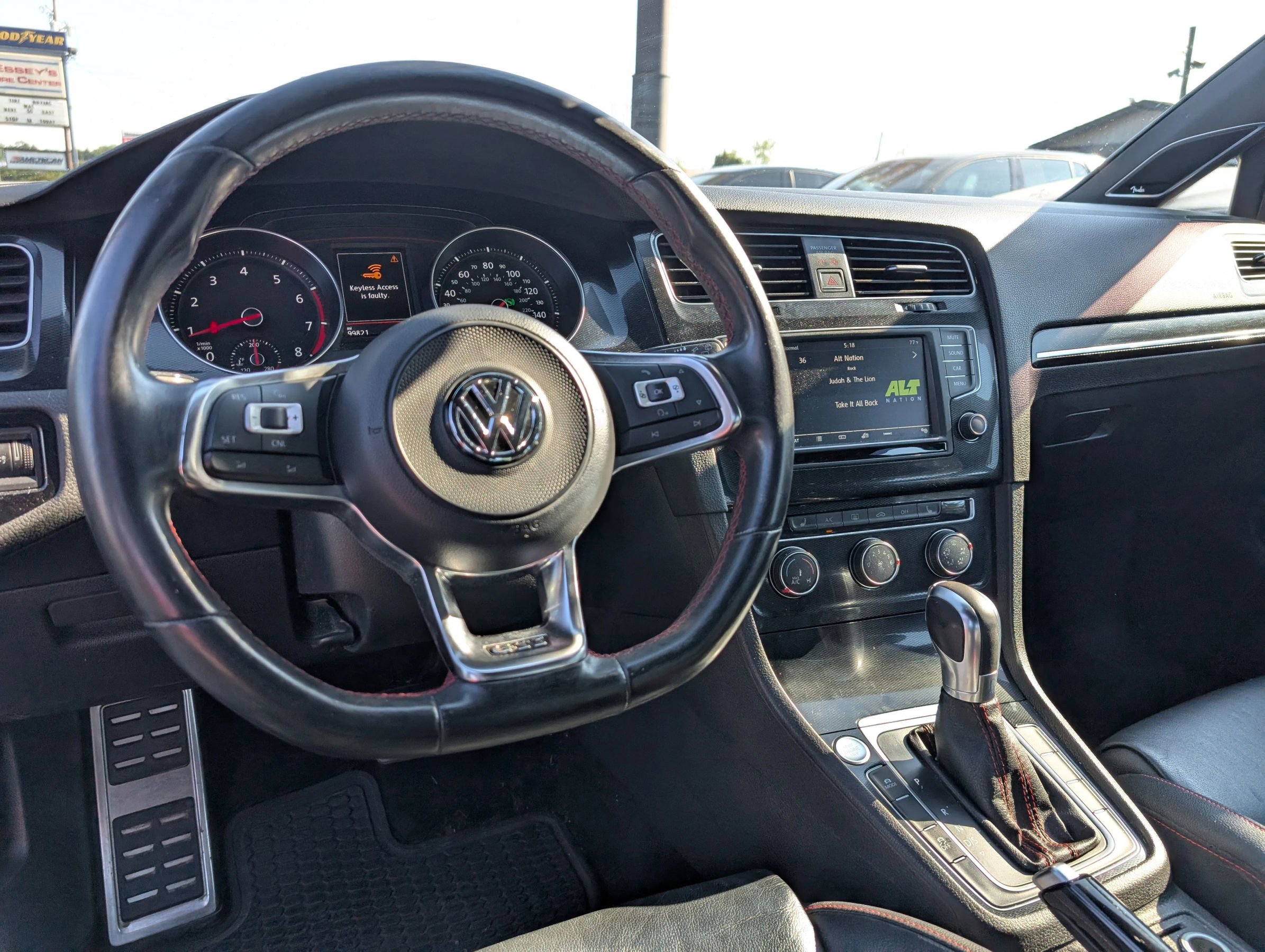 Used 2017 Volkswagen GTI Sport image 17