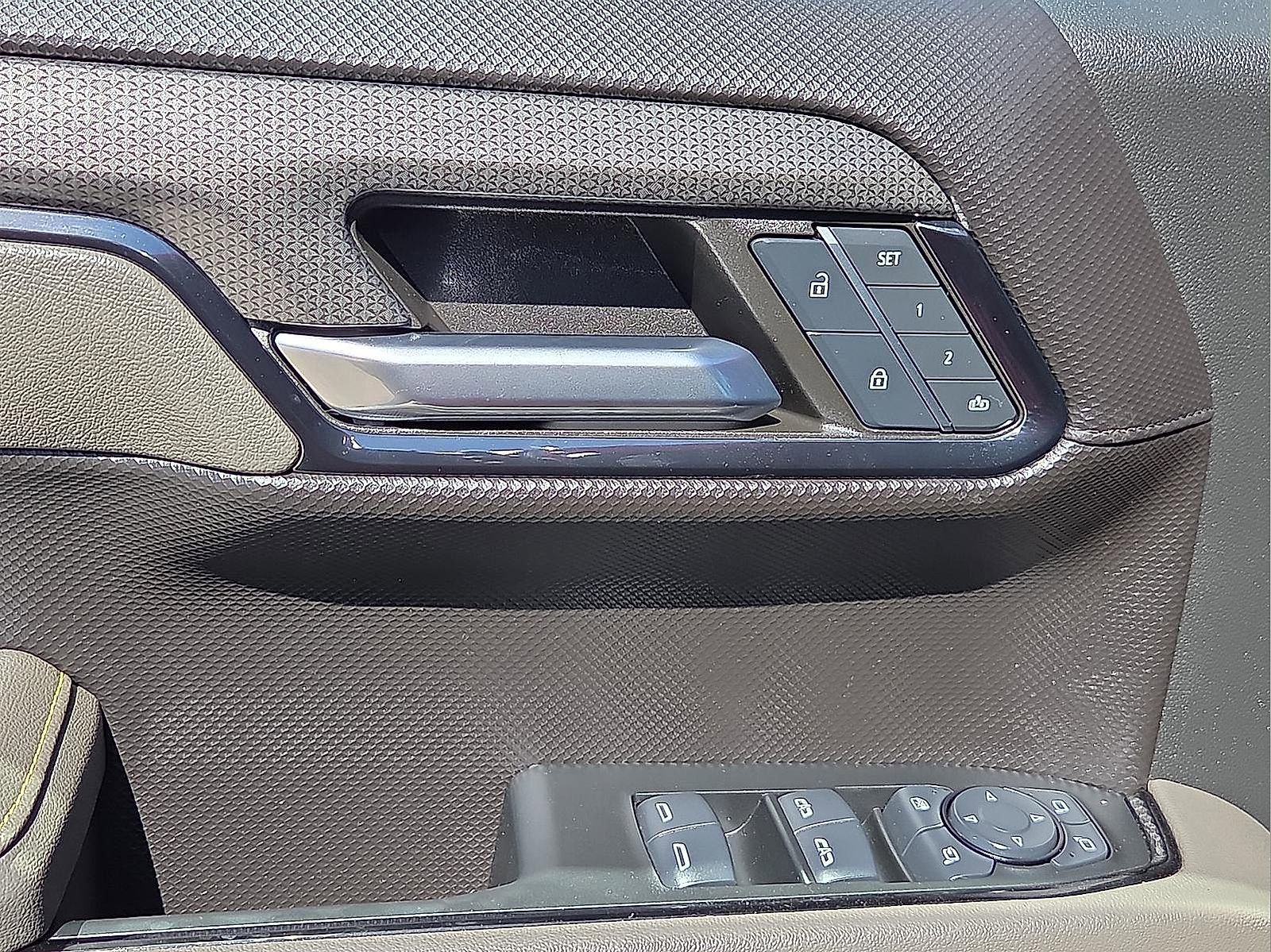 Used 2024 Chevrolet Silverado 1500 ZR2 w/ Technology Package image 13