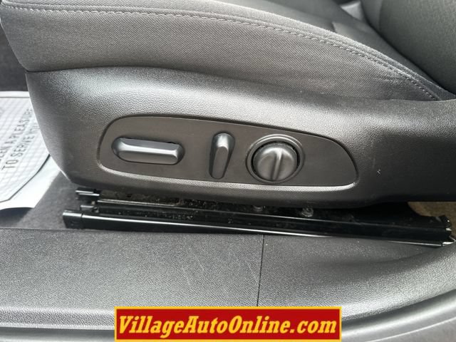 Used 2016 Chevrolet Malibu LT FWD image 13