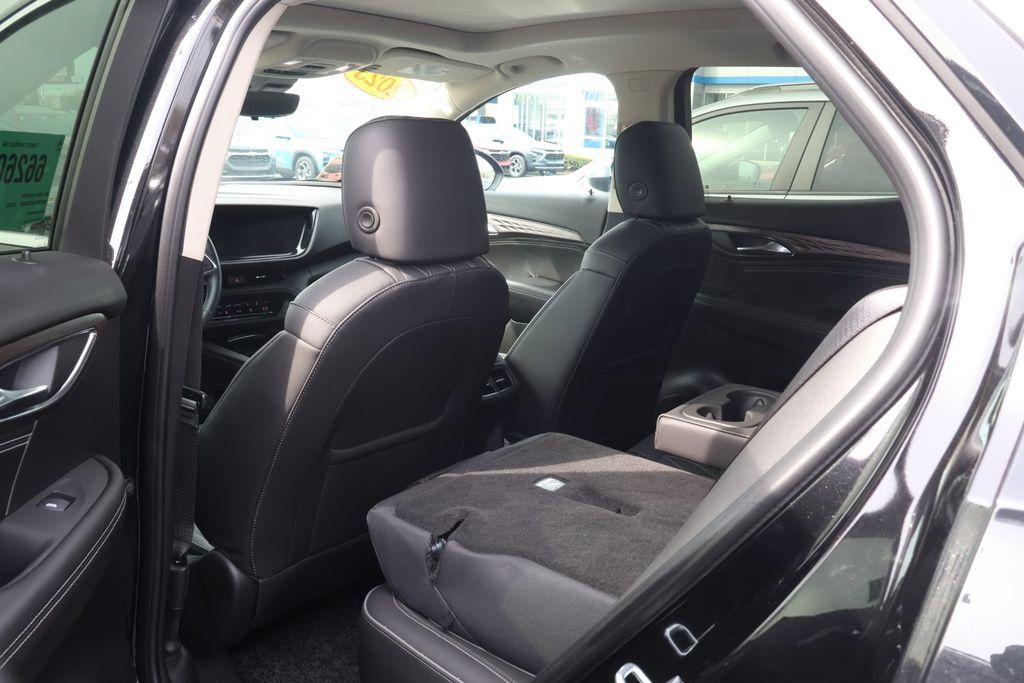 Used 2023 Buick Envision Avenir image 32