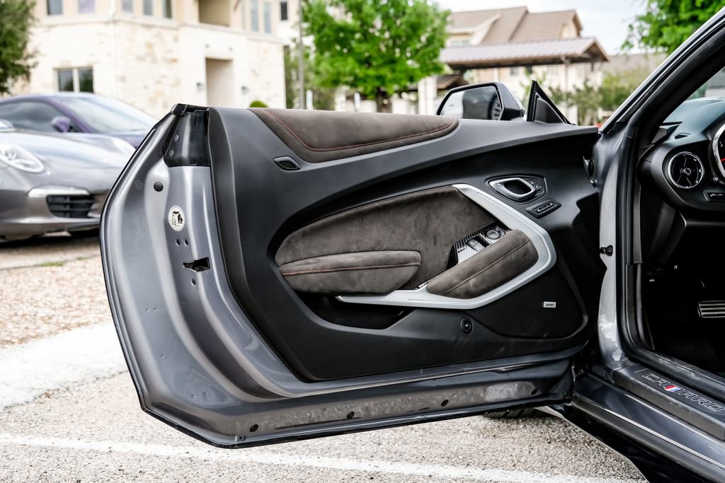 Used 2019 Chevrolet Camaro ZL1 RWD image 42