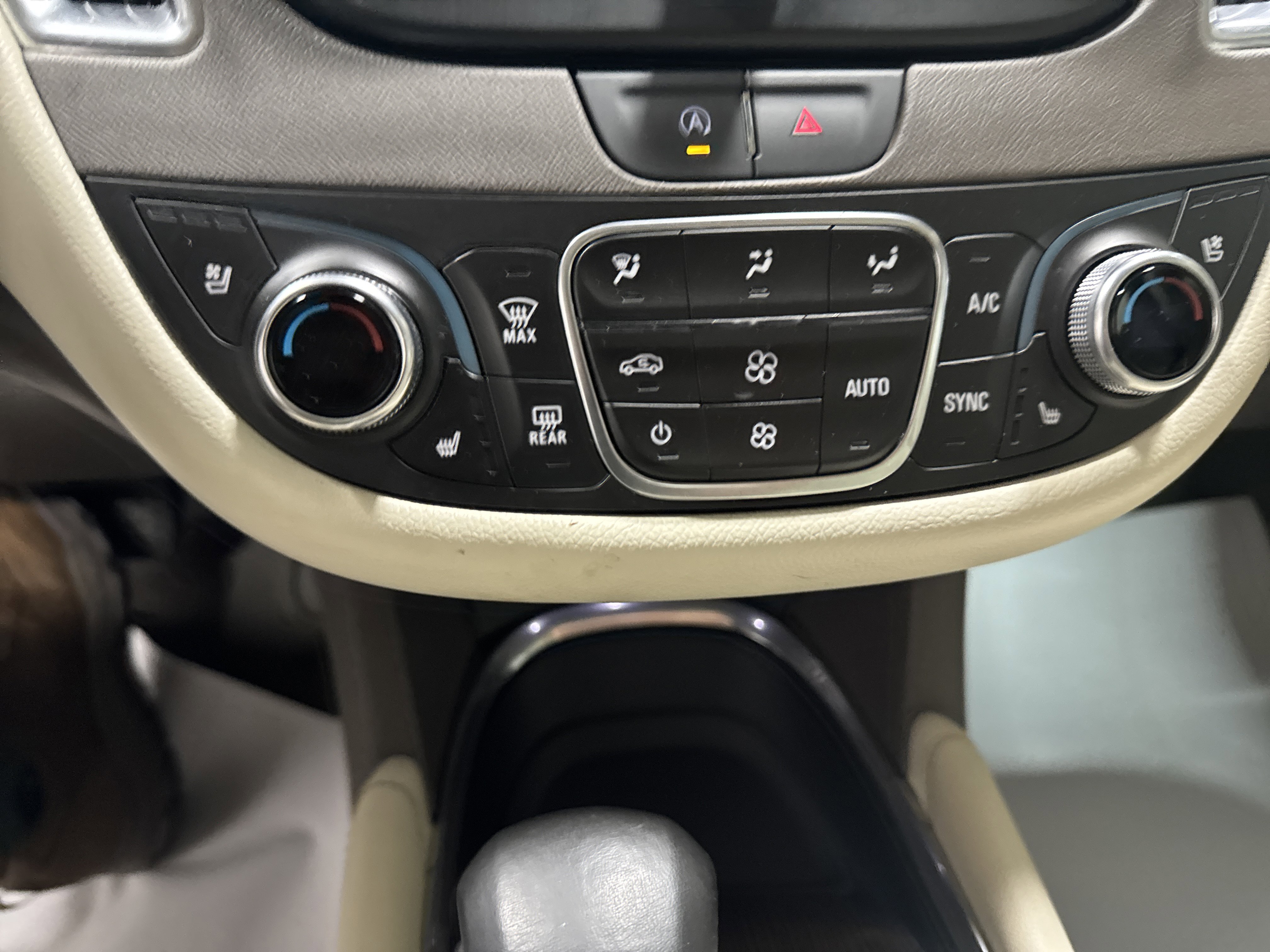 Used 2024 Chevrolet Malibu LT image 11