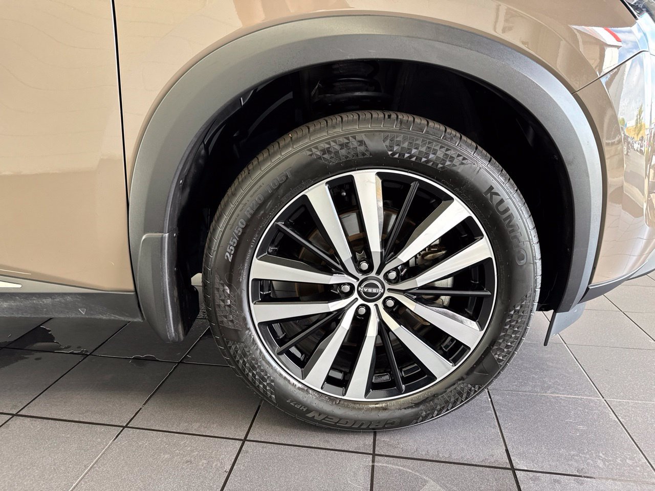 Used 2025 Nissan Pathfinder Platinum AWD/4WD image 57