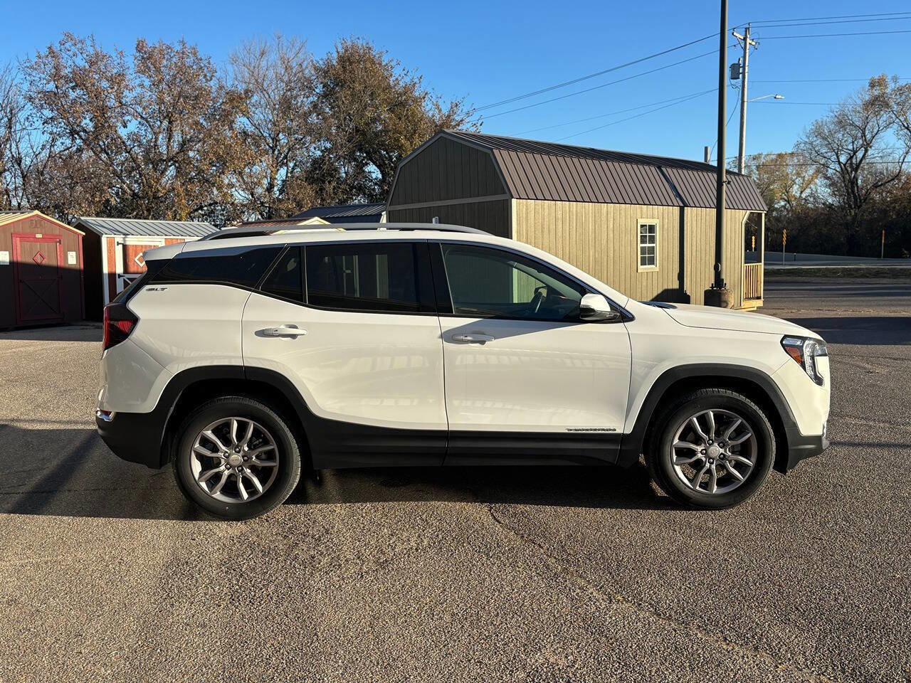 Used 2024 GMC Terrain SLT image 4