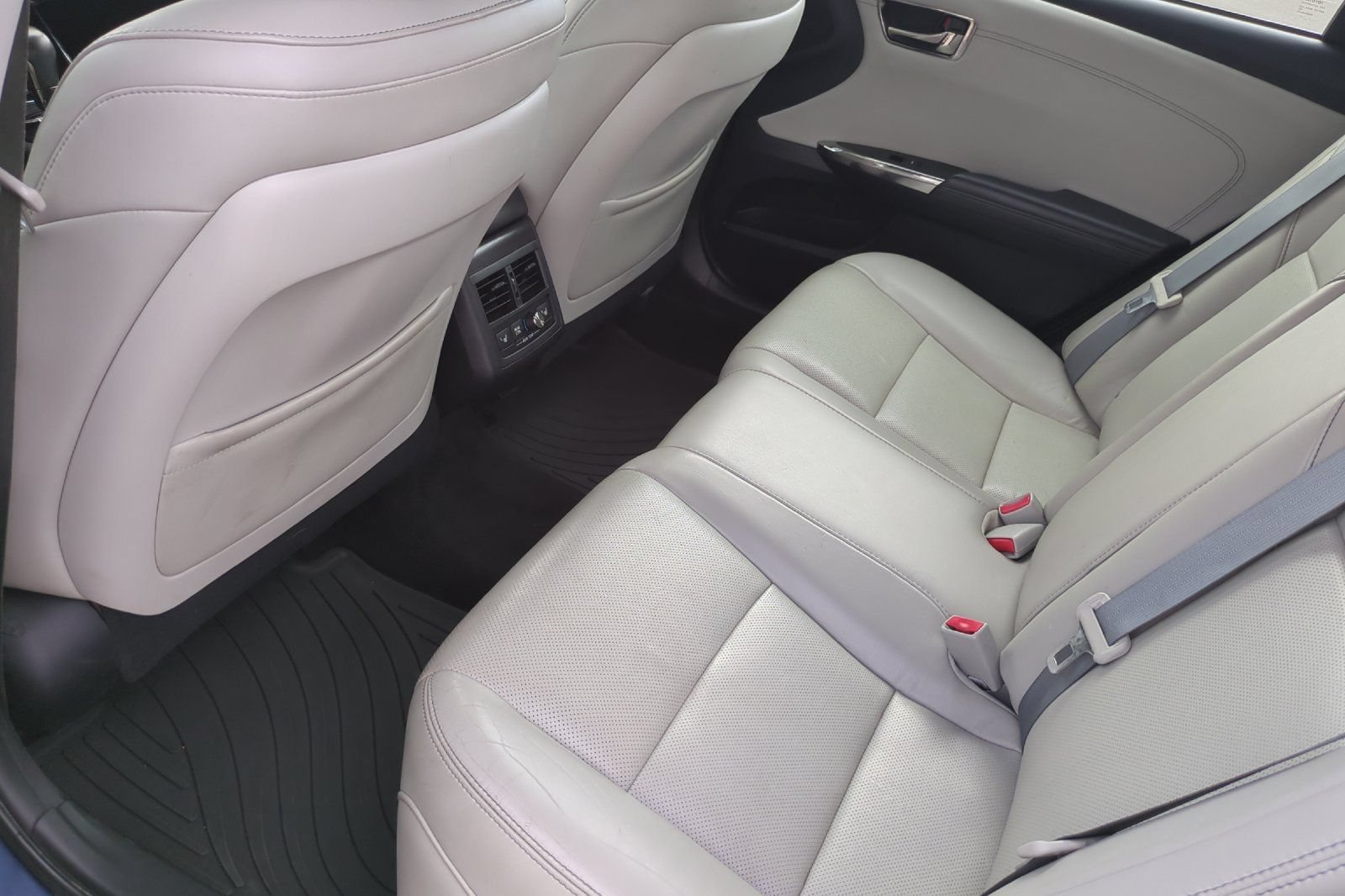 Used 2016 Toyota Avalon XLE Plus FWD image 14