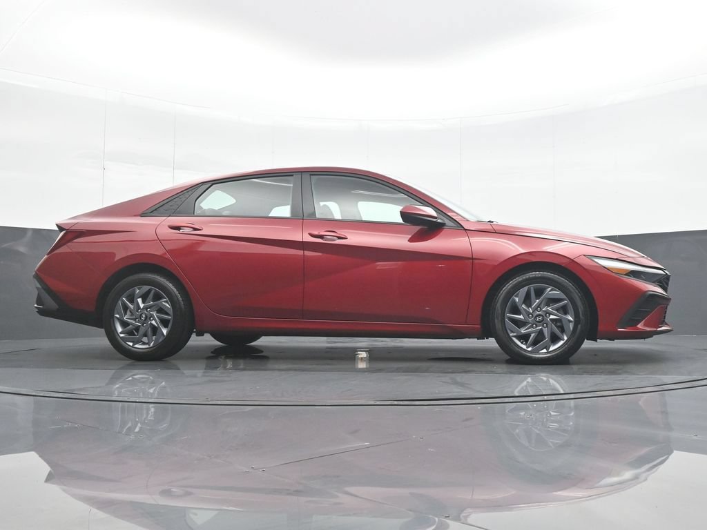 Used 2024 Hyundai Elantra SEL FWD image 31