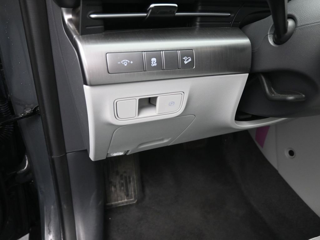 Used 2025 Hyundai Kona SEL image 21