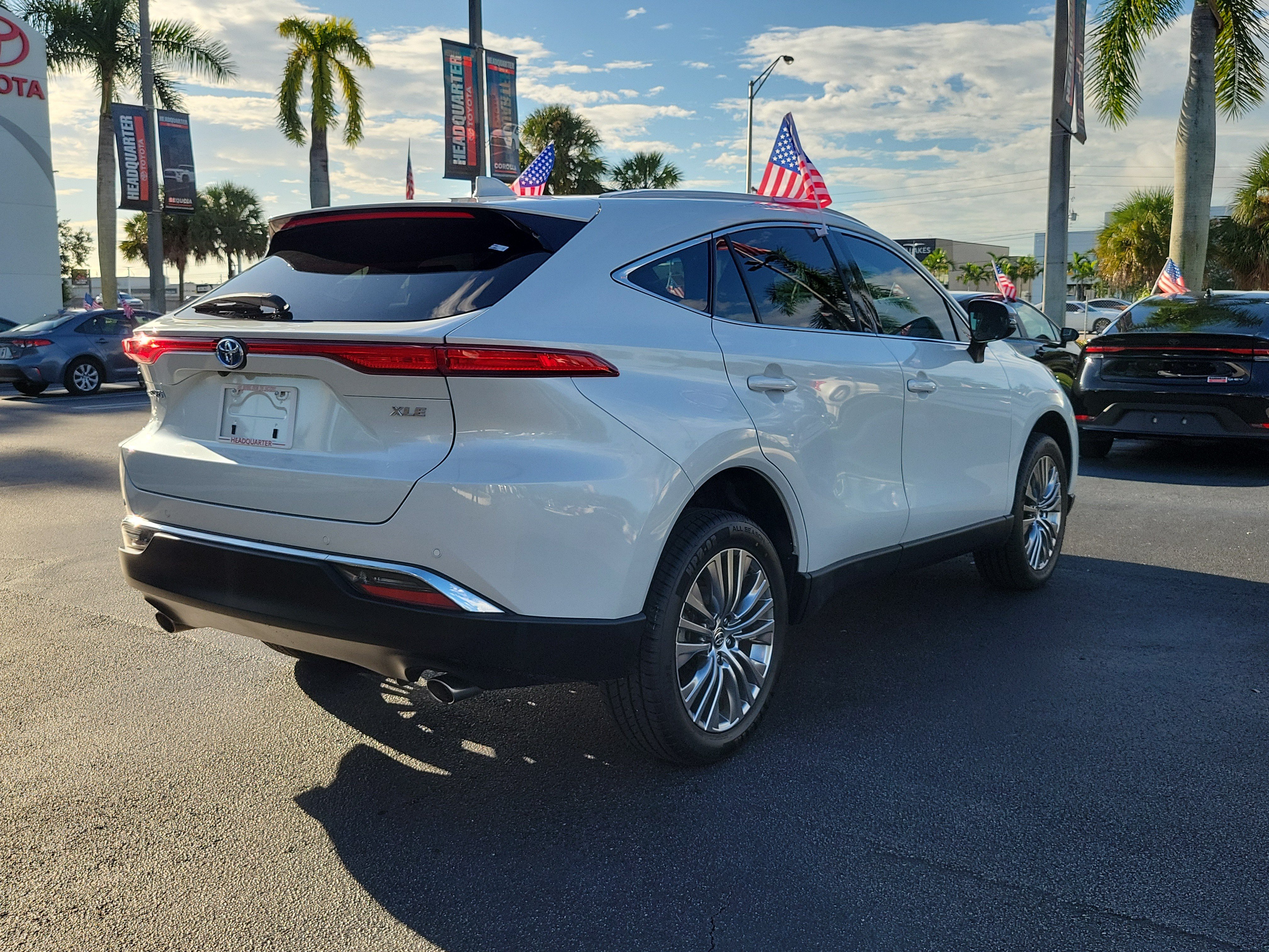 Used 2023 Toyota Venza XLE AWD/4WD image 12