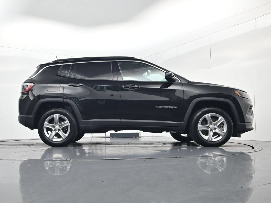 Used 2024 Jeep Compass Latitude AWD/4WD image 44