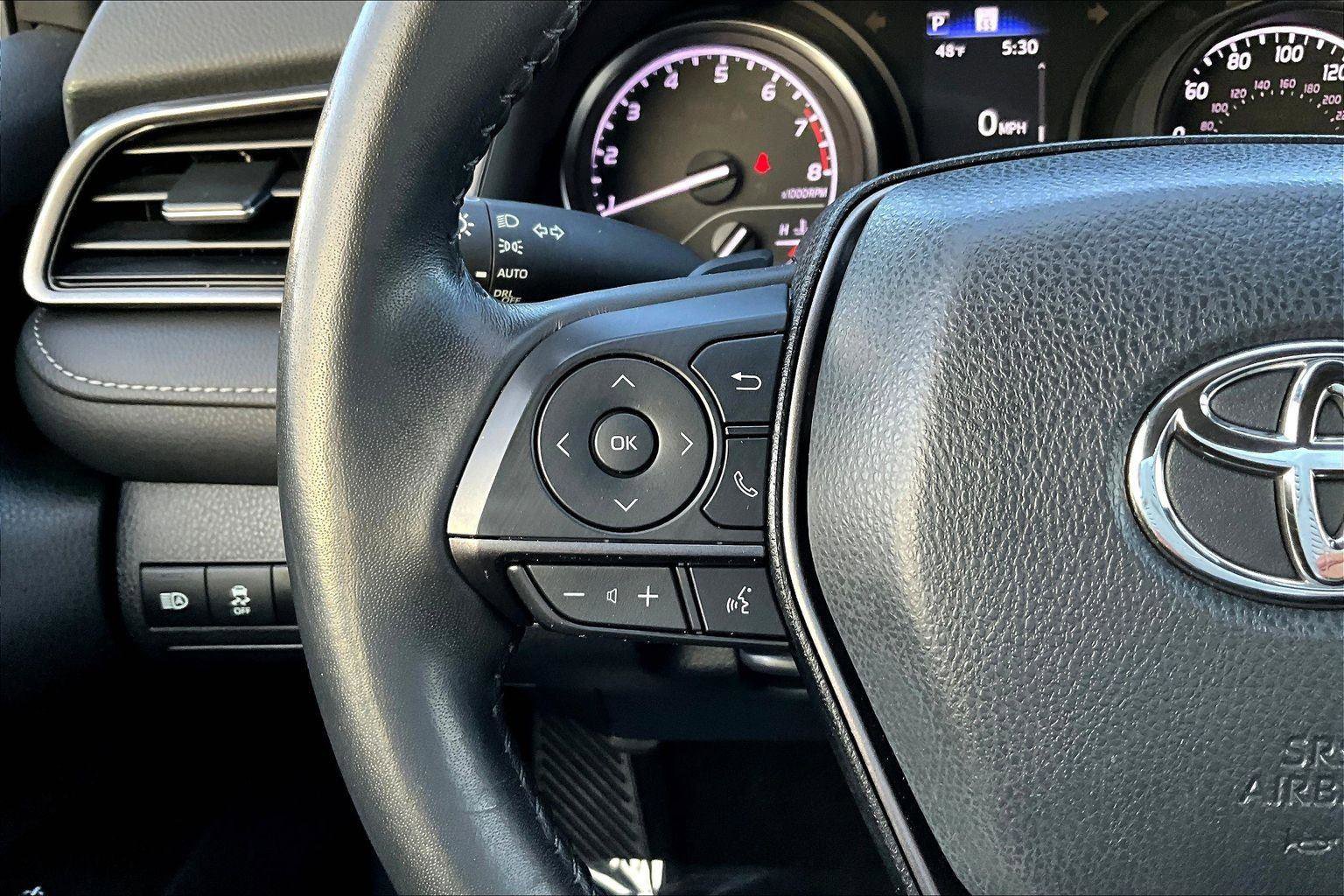 Used 2024 Toyota Camry SE image 9