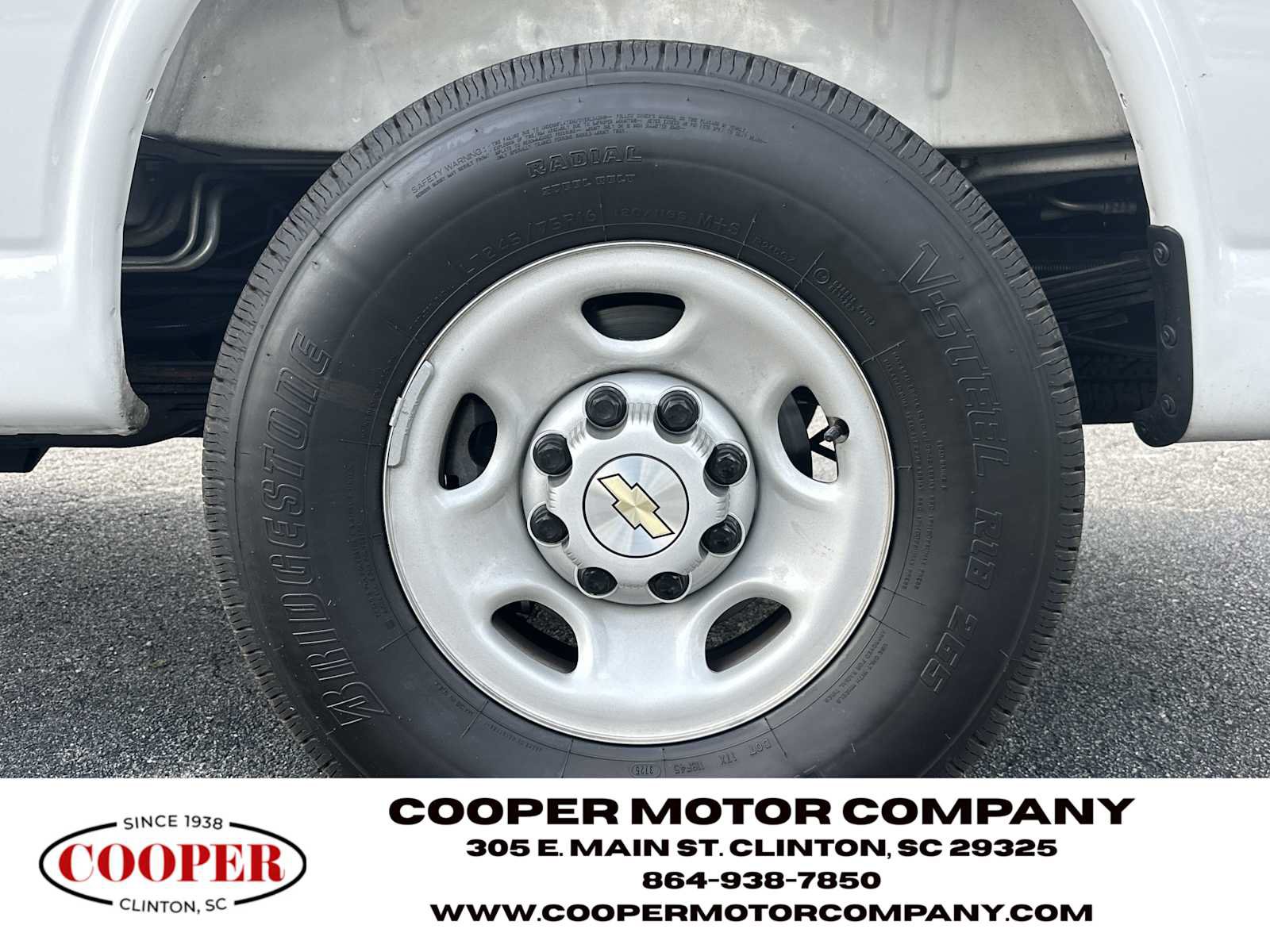 Used 2025 Chevrolet Express 3500 LS RWD image 21