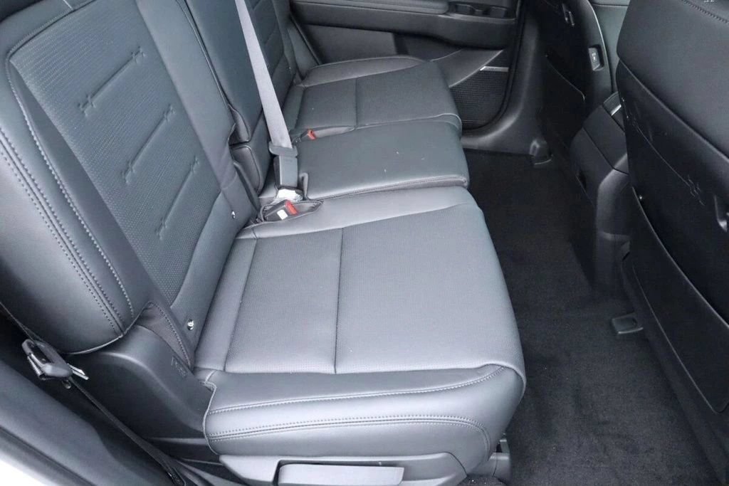 Used 2025 Hyundai Santa Fe Limited AWD/4WD image 15