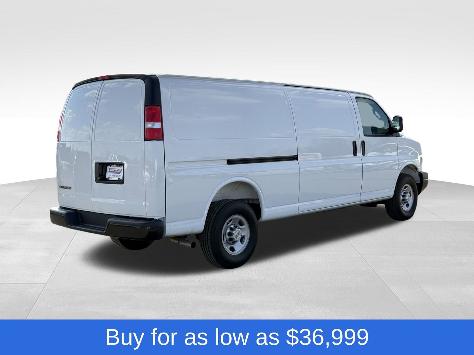 Used 2025 Chevrolet Express 2500 Extended w/ Driver Convenience Package image 7
