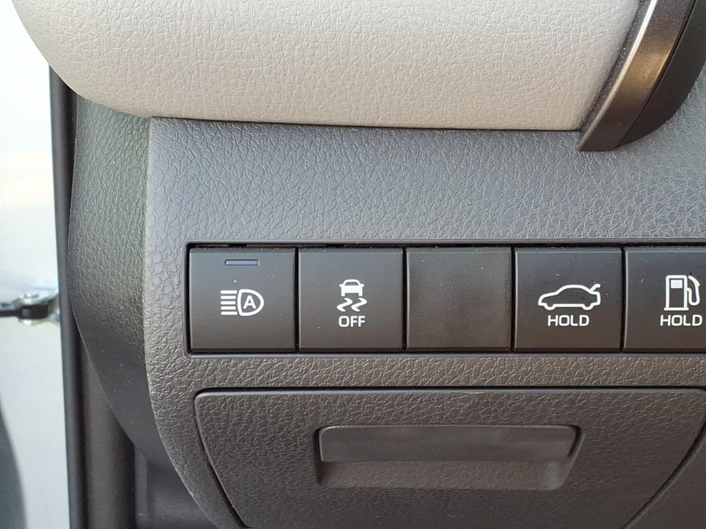 Used 2024 Toyota Camry SE FWD image 19